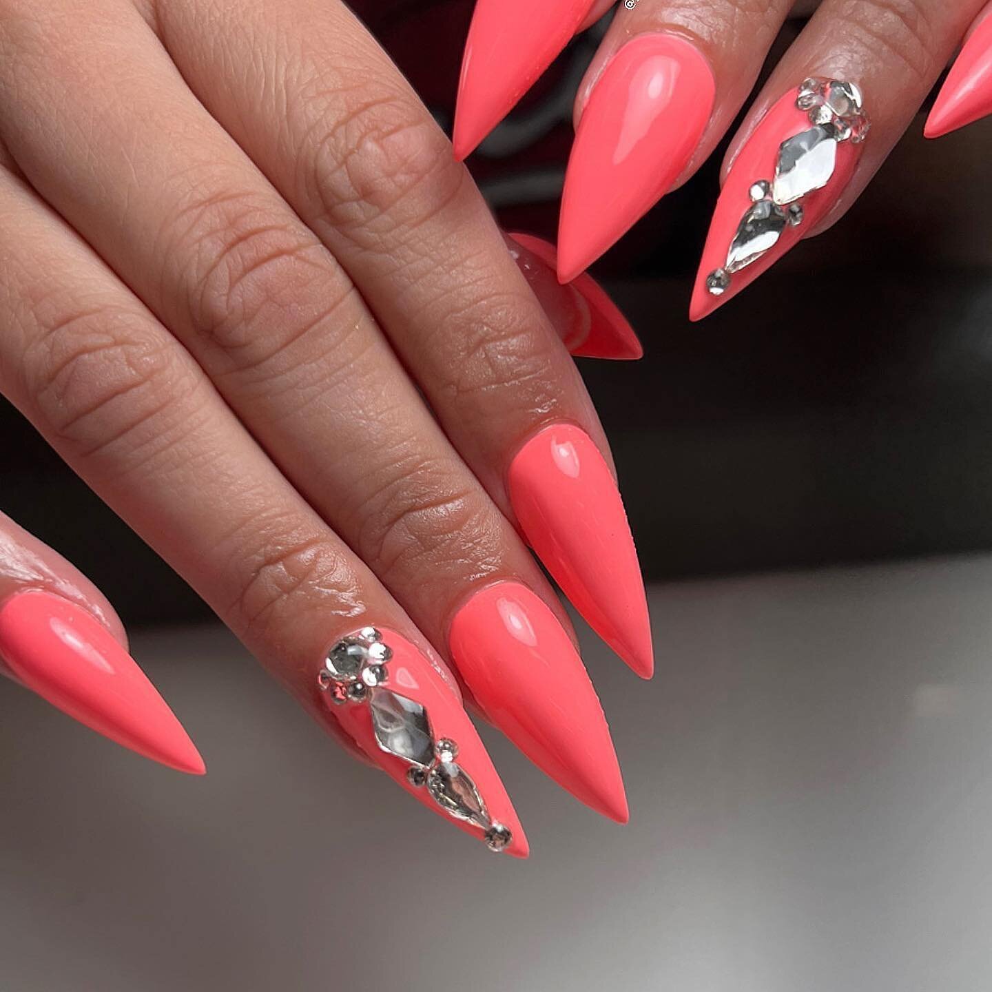 #repost &bull; @getnailedby_anna #nailarts #nailsbyme #jerseycitynails #gelmanicure #naildesigns #nailsoftheday #njnailartist #jcnailtech #nailarts #abstractnails #nailcolors #jerseycity #nailarts #gelmanicure #springvibes #gelnails #neonnails #tren