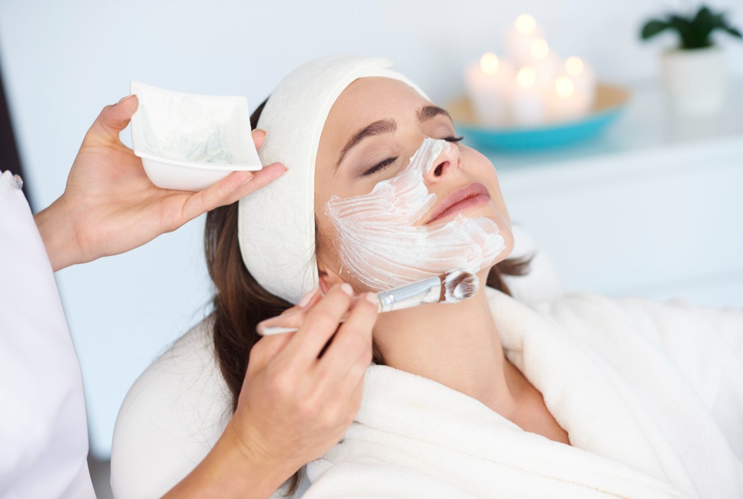 At Cuteticles, we believe that every detail counts when it comes to enhancing your natural beauty. Our waxing & threading services are designed to give you that extra touch of confidence by ensuring your skin is smooth, hair-free, and ready to shine. Whether you're looking for a quick eyebrow clean-up or a full-body waxing experience, our expert estheticians are here to provide top-notch services that leave you feeling refreshed and beautiful.
